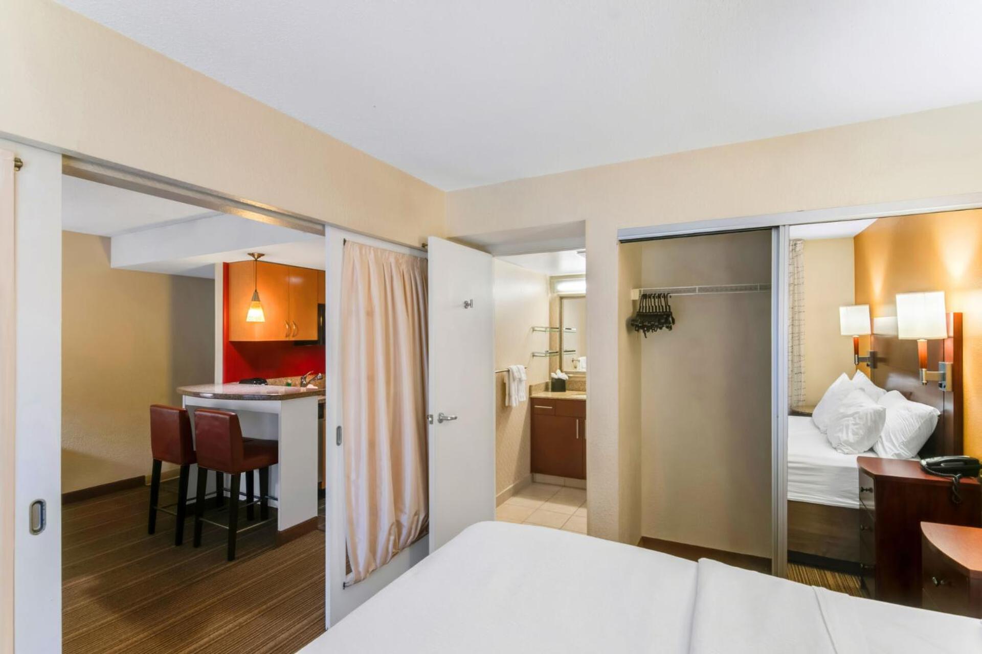 Avia Residences On Research - Extended Stay ウェストボロー エクステリア 写真