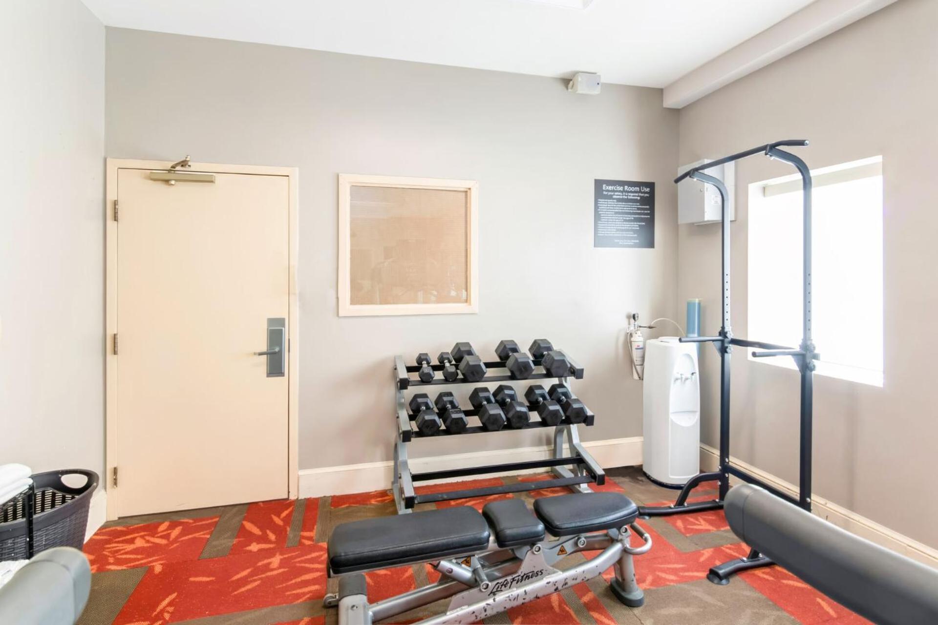 Avia Residences On Research - Extended Stay ウェストボロー エクステリア 写真